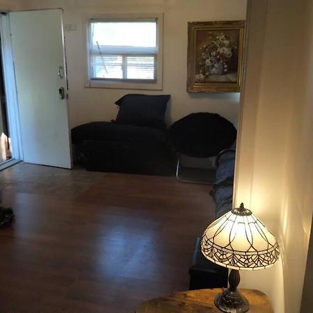 Awesome Cozy 1 Bedroom Coachhouse 토론토 외부 사진