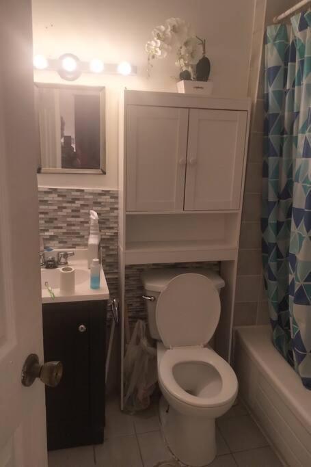Awesome Cozy 1 Bedroom Coachhouse 토론토 외부 사진
